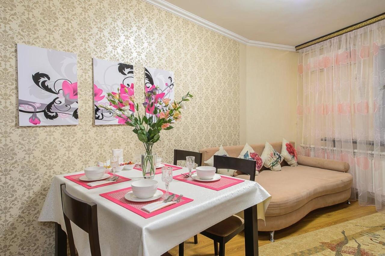 Золотой Квадрат Шевченко 75 Apartment Almatî Exterior foto