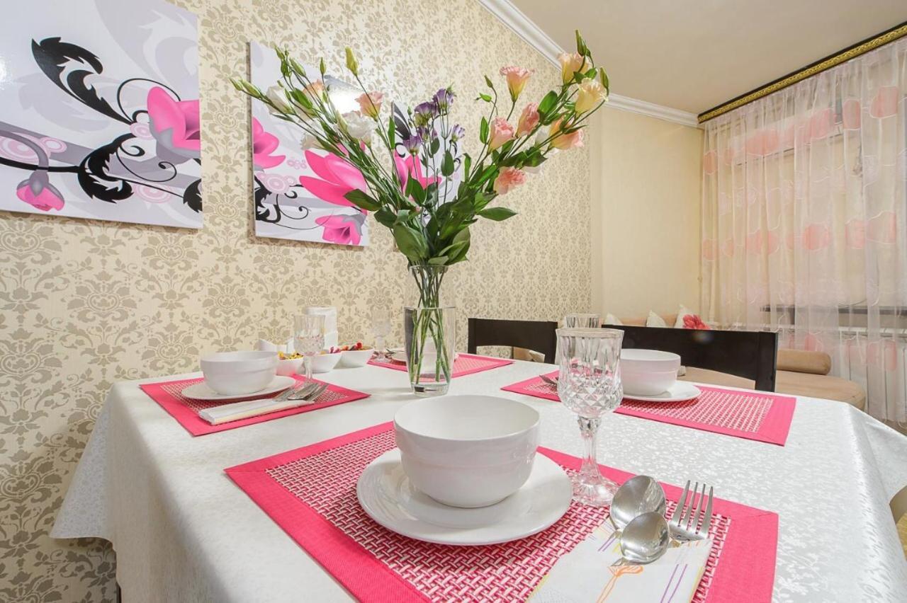 Золотой Квадрат Шевченко 75 Apartment Almatî Exterior foto