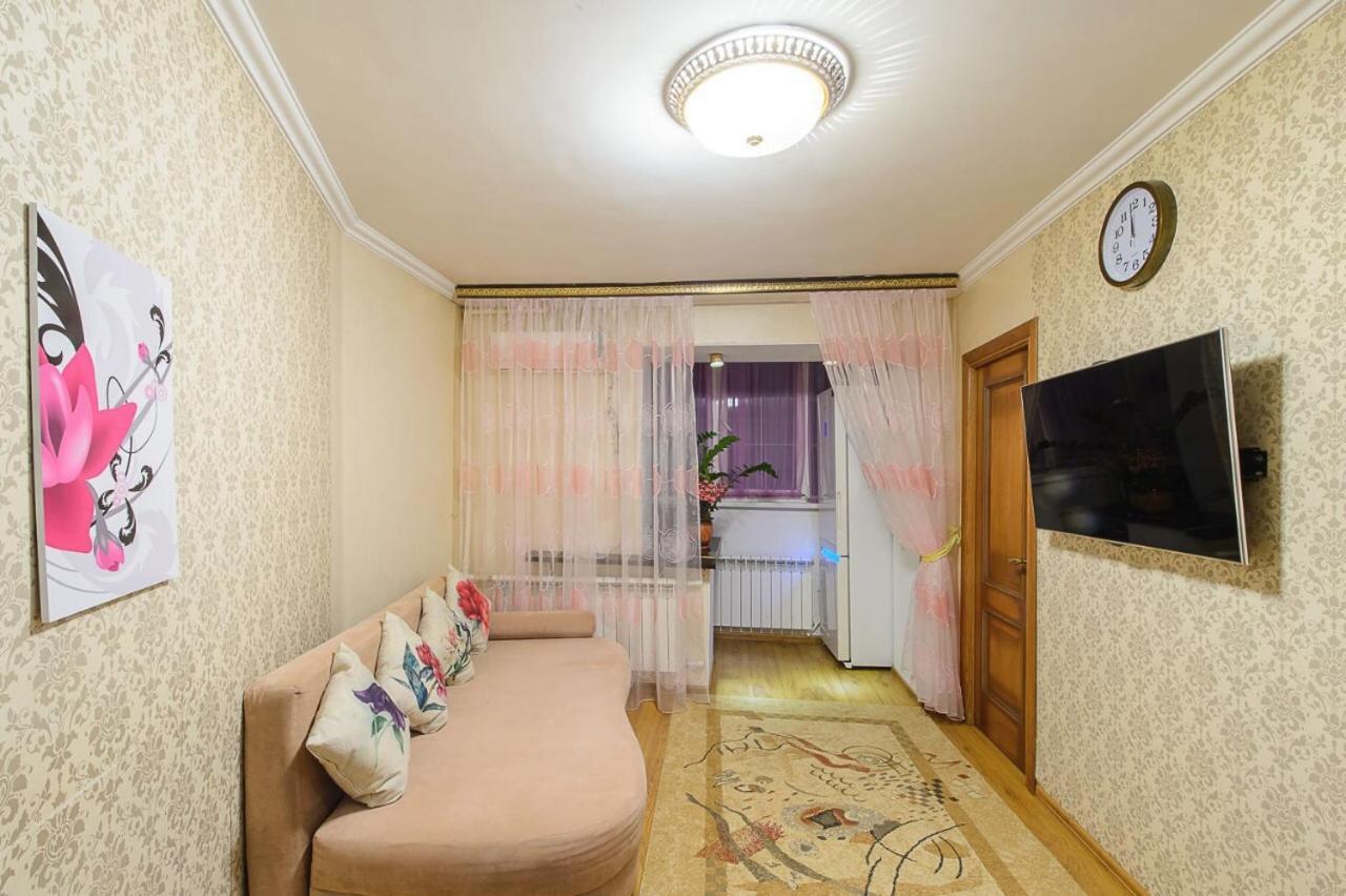 Золотой Квадрат Шевченко 75 Apartment Almatî Exterior foto