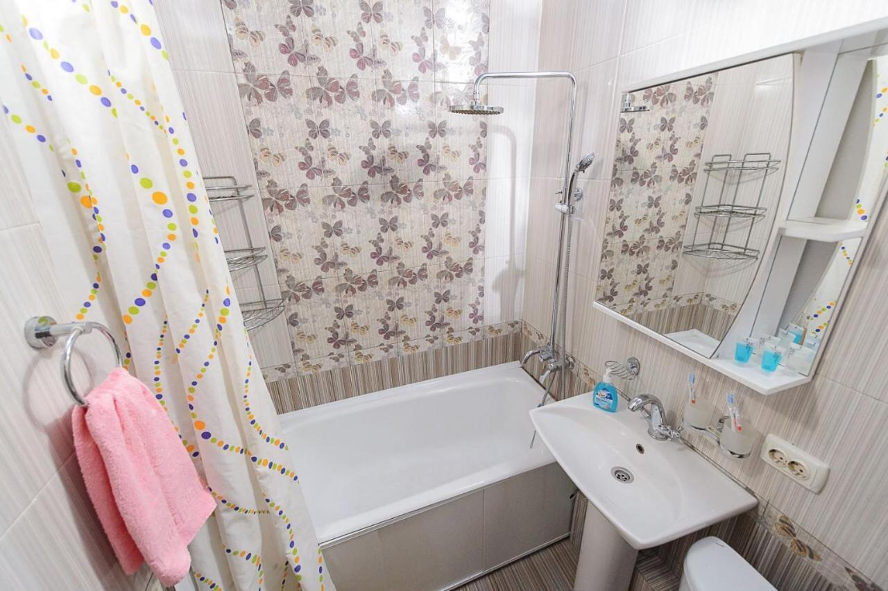 Золотой Квадрат Шевченко 75 Apartment Almatî Exterior foto